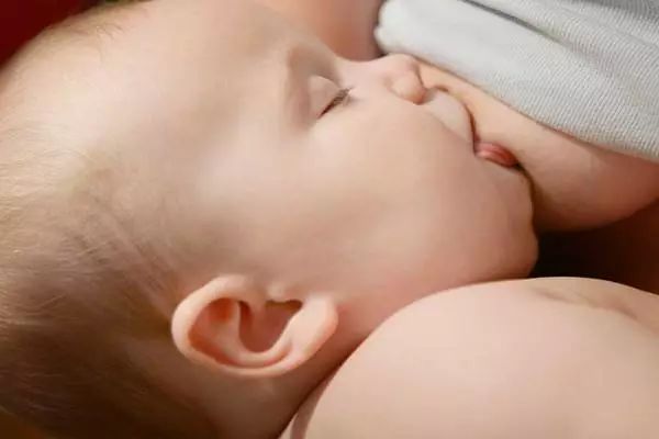 产后哺乳遇到这些让你烦恼的乳头问题该怎么办_哺乳期-母乳喂养
