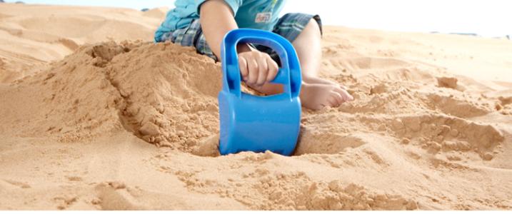 宝宝玩沙子的好处 为什么宝宝都喜欢玩沙_儿童护理-行为心理好处-自己的-是在