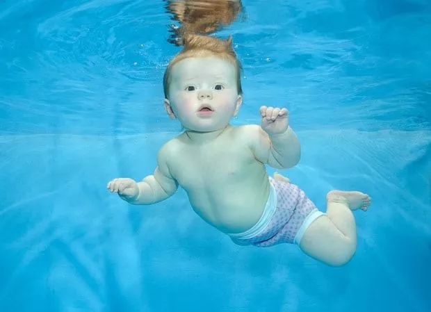 带宝宝去游泳消暑，谨防红眼病！_游泳-儿童护理消毒-游泳池-感染