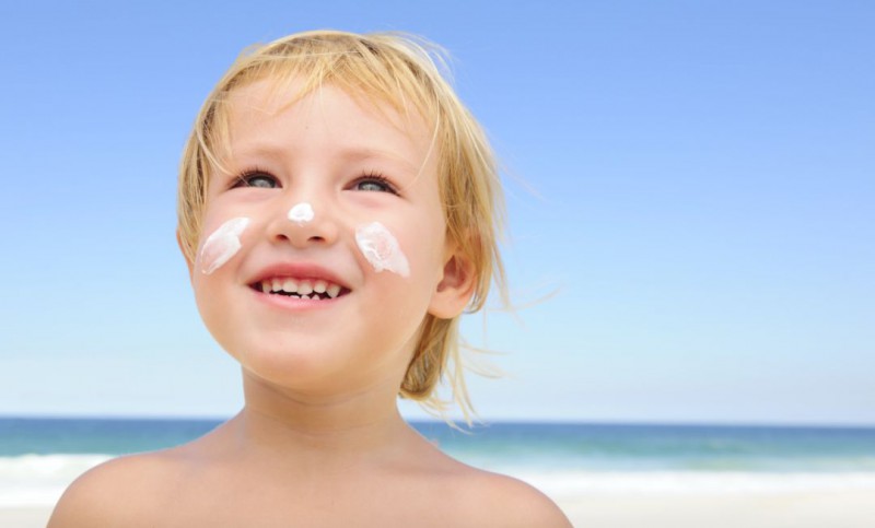 防晒霜要用，但你给孩子用对了吗？_儿童护理皮肤-给孩子-选择