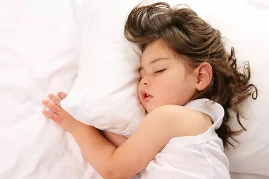 如何让孩子顺利地单独睡觉？你是怎么做的？_儿童护理单独-大人-独立