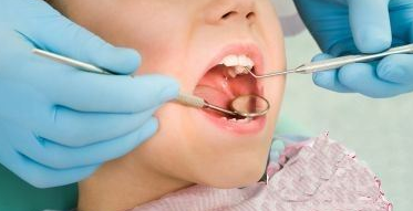 孩子牙齿有洞怎么办 症状不同方法也不同_牙齿-儿童护理方法-疼痛-牙质