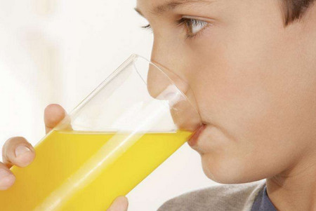 饮料对孩子的危害_儿童护理运动-含有-很大