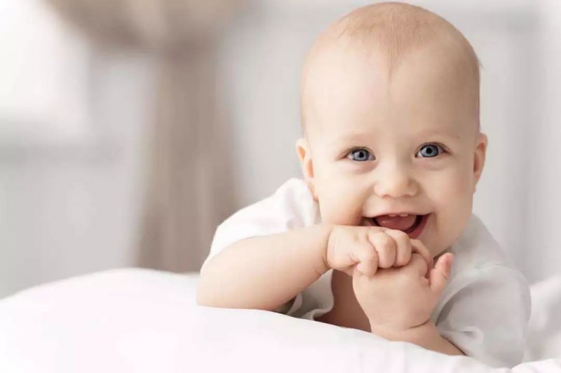 婴儿抚触怎么做 怎么给婴儿做抚触_儿童护理时间-多久-是在