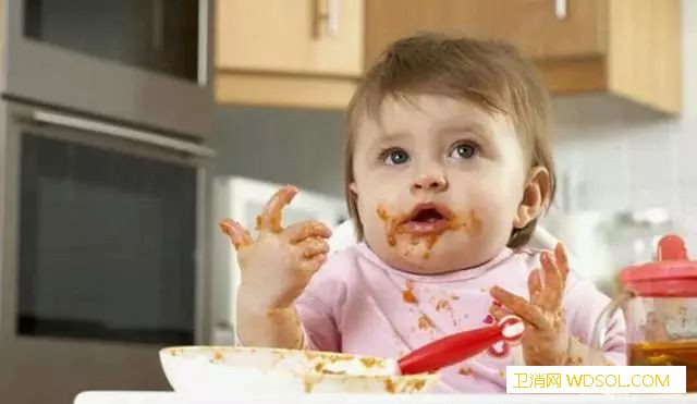 宝宝刚吃辅食就挑食应该怎么办_挑食-尝试-辅食-食物-探索-添加-妈妈-