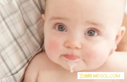 宝宝吐奶什么原因，怎样缓解宝宝吐奶_吸入-喂养-吃完-缓解-空气-导致-宝宝-