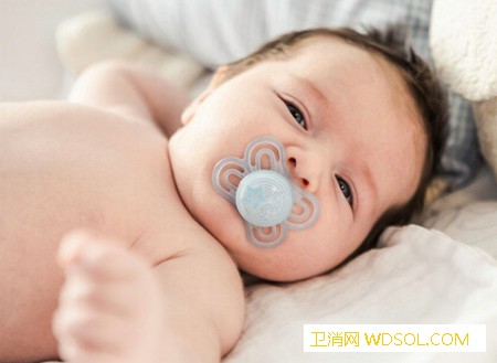 给宝宝用奶嘴要注意什么_还能-吸吮-奶嘴-哺乳-天性-宝宝-什么时候-