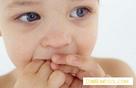 宝宝吸吮手指怎么办_吮吸-牙齿-儿科医生-手指-习惯-压力-孩子-