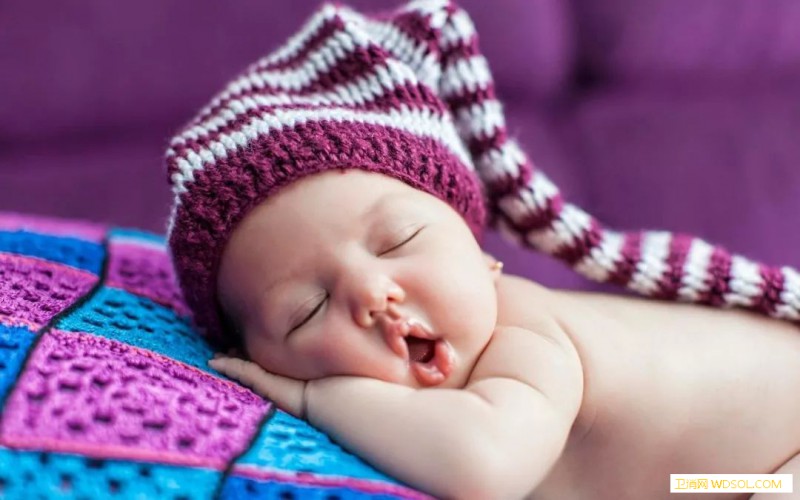 宝宝爱趴着睡是什么原因造成的_潮红-微量元素-缺乏-原因-