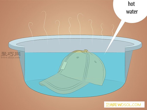 怎么手洗棒球帽来看洗帽子教程_洗涤剂-水里-帽子-干净-