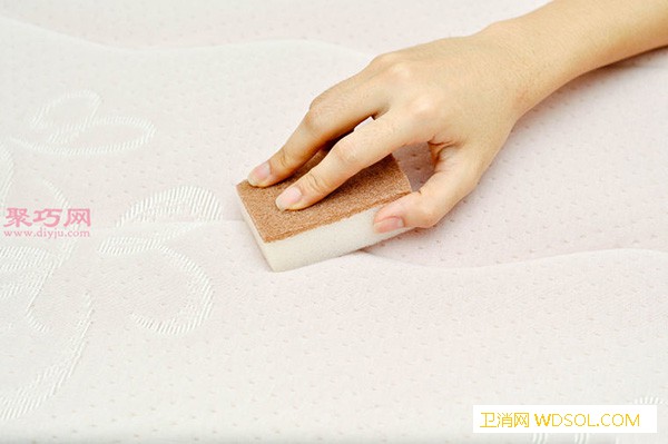 怎么清理床垫上的干尿渍教你清理床垫_硼砂-护罩-污渍-床垫-