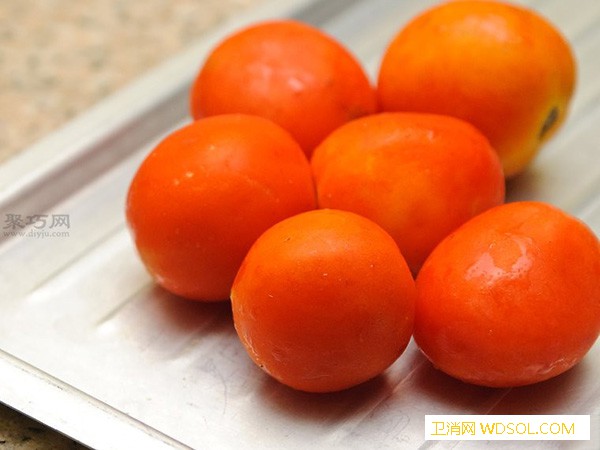 怎样冷冻带皮的西红柿教你冷藏西红柿教程_板子-温水-冷藏-西红柿-