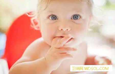 2岁宝宝吃手正常吗_奶嘴-影响到-流口水-口水-