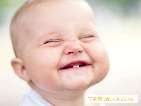 宝宝出牙会有什么症状该怎么护理_长牙-磨牙-牙龈-护理-