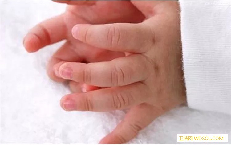 新型手足口病的症状宝妈做好提前预防_疹子-水疱-手足-区别-