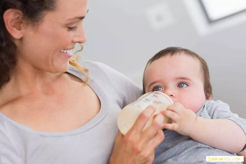 喂宝宝吃奶瓶要注意什么_奶水-奶嘴-喂奶-奶瓶-