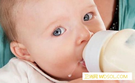 宝宝喝夜奶的危害有哪些_喂奶-哭闹-妈妈-宝宝-