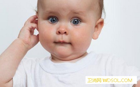 宝宝总爱抓耳朵是怎么回事_耵聍-耳屎-耳廓-耳部-