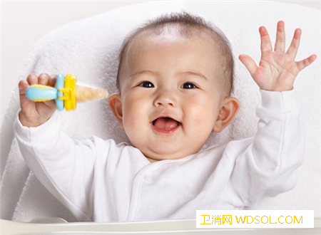 婴儿从鼻子里吐奶正常吗_奶嘴-母乳-会让-配方-