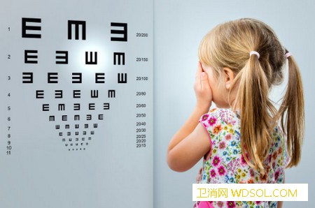 如何保护宝宝视力_眼药水-视力-电子产品-父母-