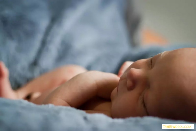 训练宝宝自主入睡的方法教你7招搞定_月龄-睡眠-训练-妈妈-