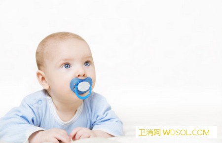 宝宝用安抚奶嘴的利弊有哪些_吸吮-奶嘴-长时间-睡觉-