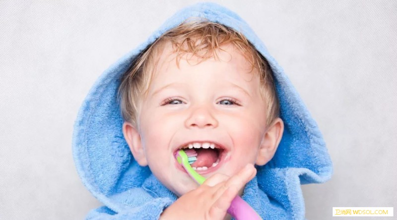 如何给宝宝刷牙_牙刷-牙膏-刷牙-家长们-