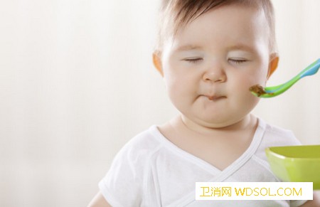 给宝宝添加辅食时需要注意什么_绿叶-食物-辅食-营养-