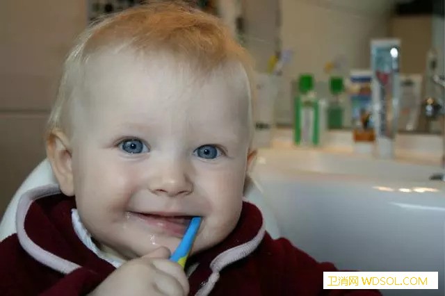 怎么保护宝宝的牙齿_牙龈-牙刷-牙膏-刷牙-