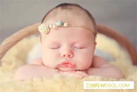 宝宝为什么爱趴着睡？_胸腹-睡姿-腹部-窒息-