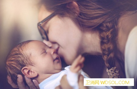 新生儿发育迟缓有什么表现_哺乳期-母乳-宝宝-长得-