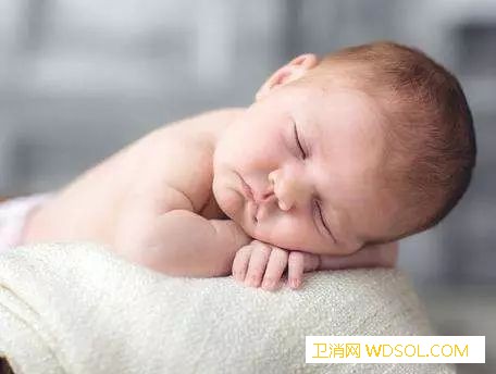 新生儿出生后的48小时里需要会做些什么_脐带-接种-耳垢-卡介苗-
