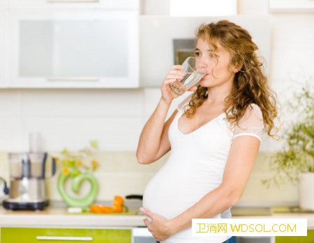 怀孕后喝水需要注意什么_水碱-尿频-糖分-纯净水-
