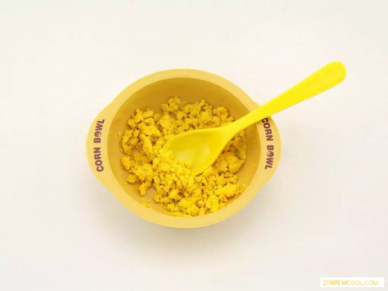 宝宝多大可以吃蛋黄？_蛋黄-米粉-血红素-鸡蛋-