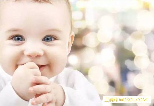 宝宝什么时间补DHA、钙、铁最好_母乳-个月-维生素-月龄-