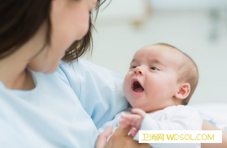 新生儿口腔护理需要注意哪些_长牙-舌苔-或者是-口腔-