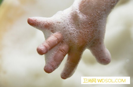 给宝宝洗手洗脸要注意的事项有哪些_香皂-洗脸-毛巾-洗手-