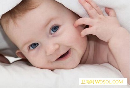 宝宝秋天怎么保养肌肤_秋季-精油-皮肤-妈妈-