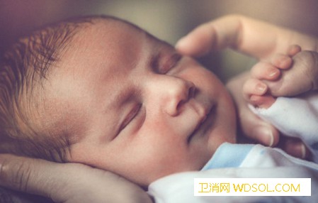 照顾新生儿需要注意什么_胎毒-乳头-鼻梁-宝宝-