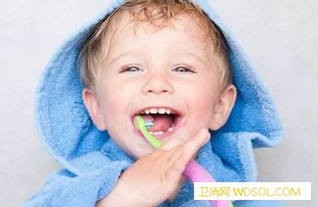 如何让宝宝爱上刷牙_牙刷-爸妈-刷牙-牙齿-