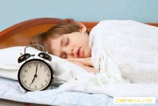 孩子赖床是什么原因_台灯-恶梦-叫醒-光线-