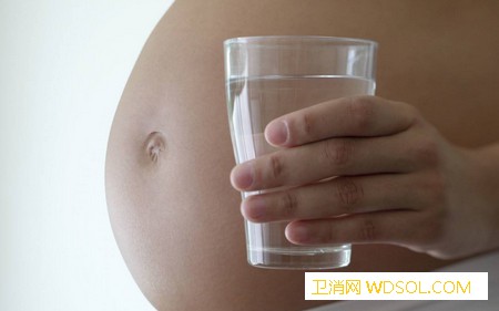 怀孕期间喝水需要注意什么_口渴-水分-饮水-喝水-