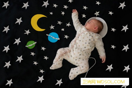 新生儿不睡觉是什么原因_尿布-哭闹-睡眠-缺钙-
