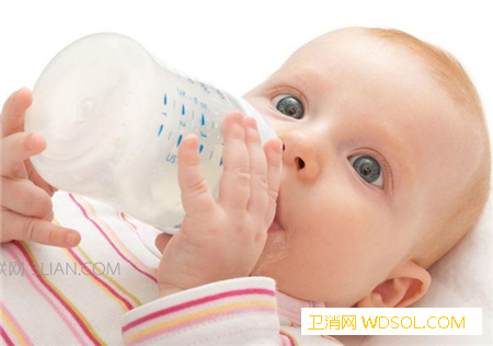 母乳有哪几种颜色_绿叶-奶水-乳汁-乳白色-