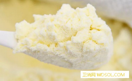 教你如何辨别奶粉的真假方法_溶解-奶粉-质地-搅拌-