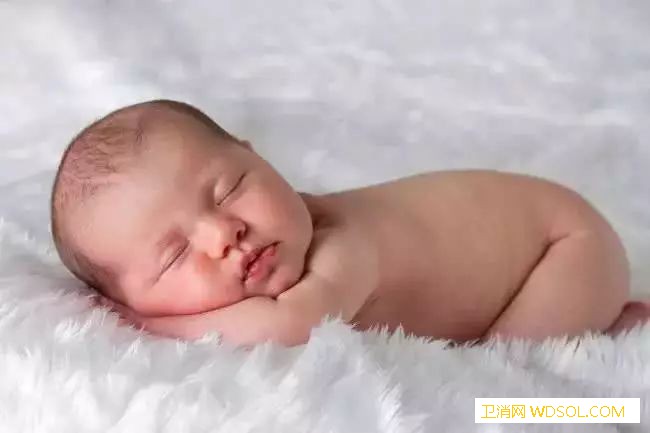 宝宝满月前常见的4种异常症状_黄疸-症状-异常-出生-