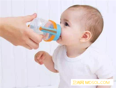 冬季宝宝什么时候喝水不好_升水-母乳-摄入-喝水-