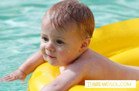 宝宝冬季坚持婴儿游泳的理由是什么_婴儿-冬季-游泳-宝宝-