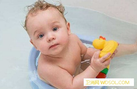 婴儿游泳可以缓解宝宝歪头问题吗_还可以-毛巾-缓解-婴儿- ()