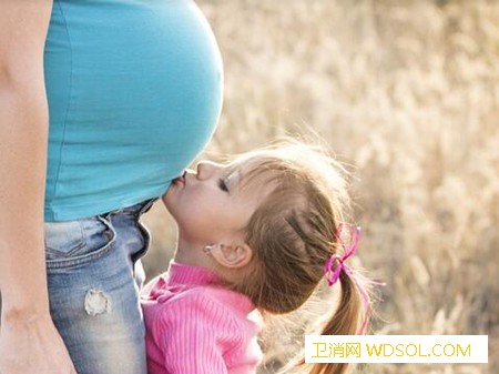 孕妇抱小孩有什么不好这3个不良后果应知晓_胎儿-孕妇-孩子-早产-